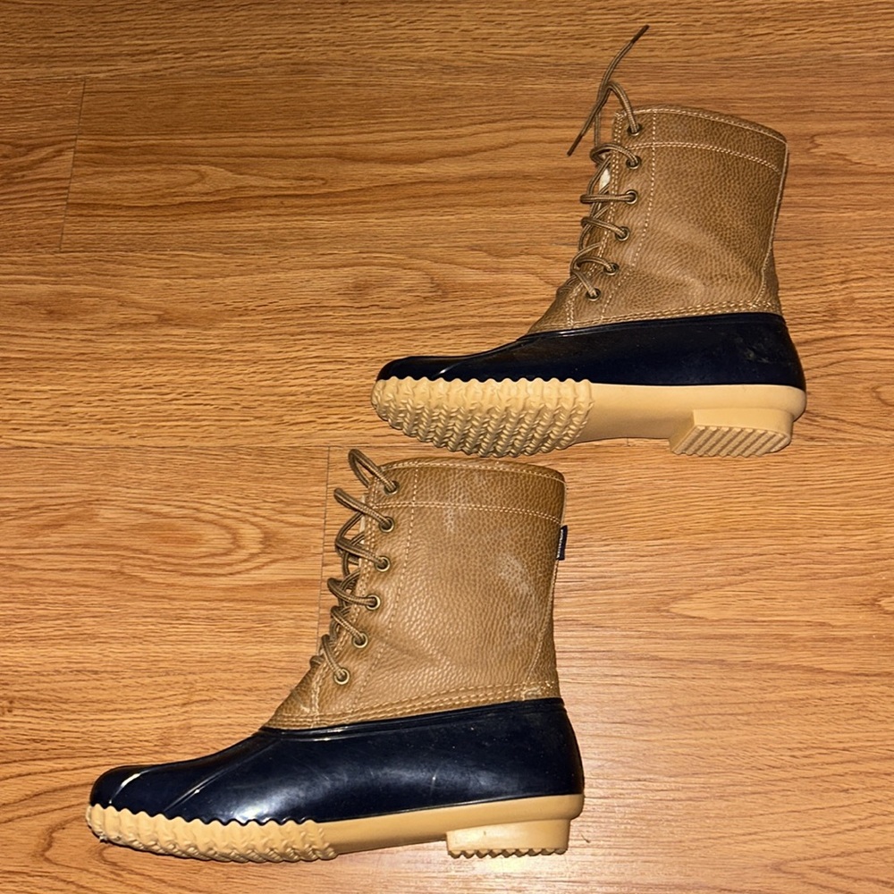 SOLDWomen's Tan and Black Lace-Up Boots - Picture 6 of 9